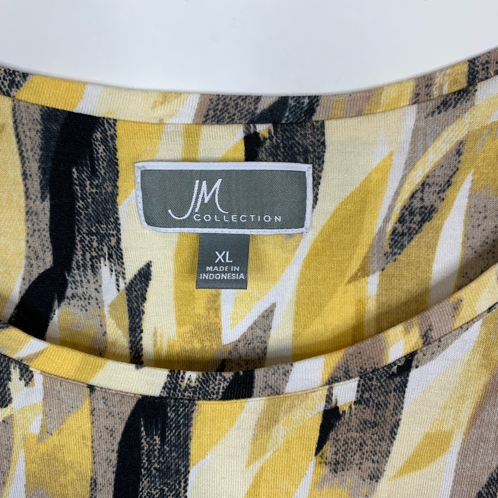JM Collection • patterned top - Picture 4 of 8
